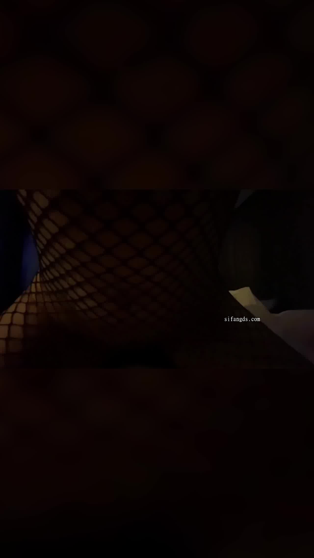  乖巧女友变床上荡女狂野挑逗招让男人赞叹「床技好」 的剧照2