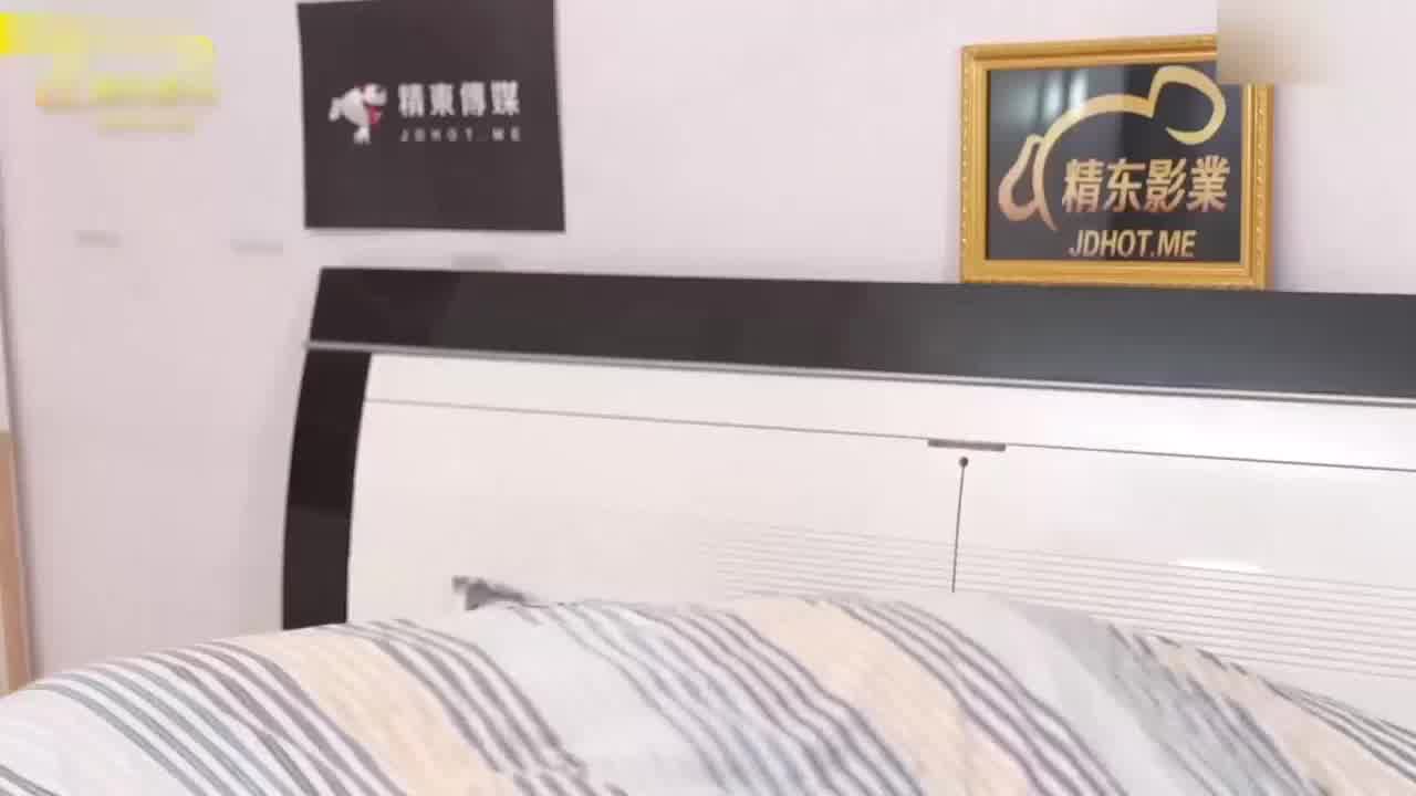  国产精东『欠债还性』迷奸清纯女友 的剧照7