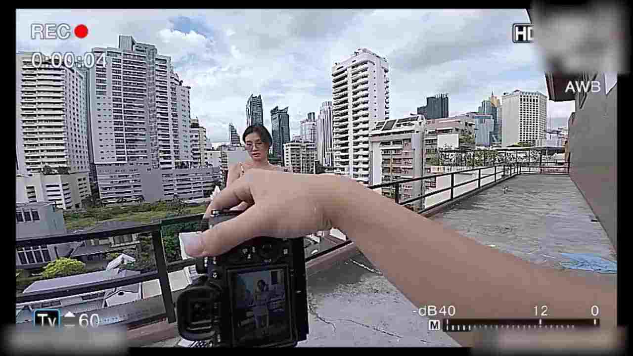  闷骚眼镜女大生被插到放声淫叫奶猛晃 的剧照7