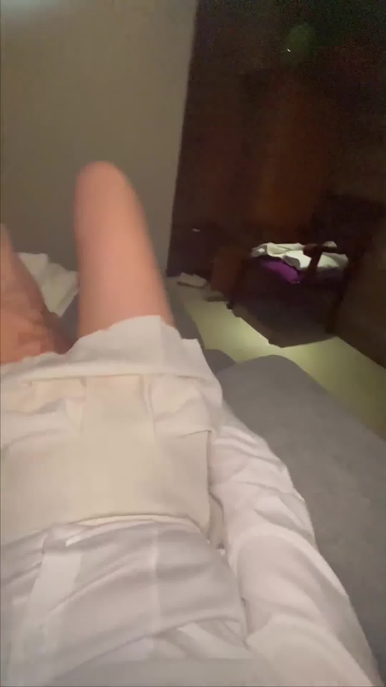  海角大神 玩了一整天回酒店再累都要操女友的逼逼 的剧照5