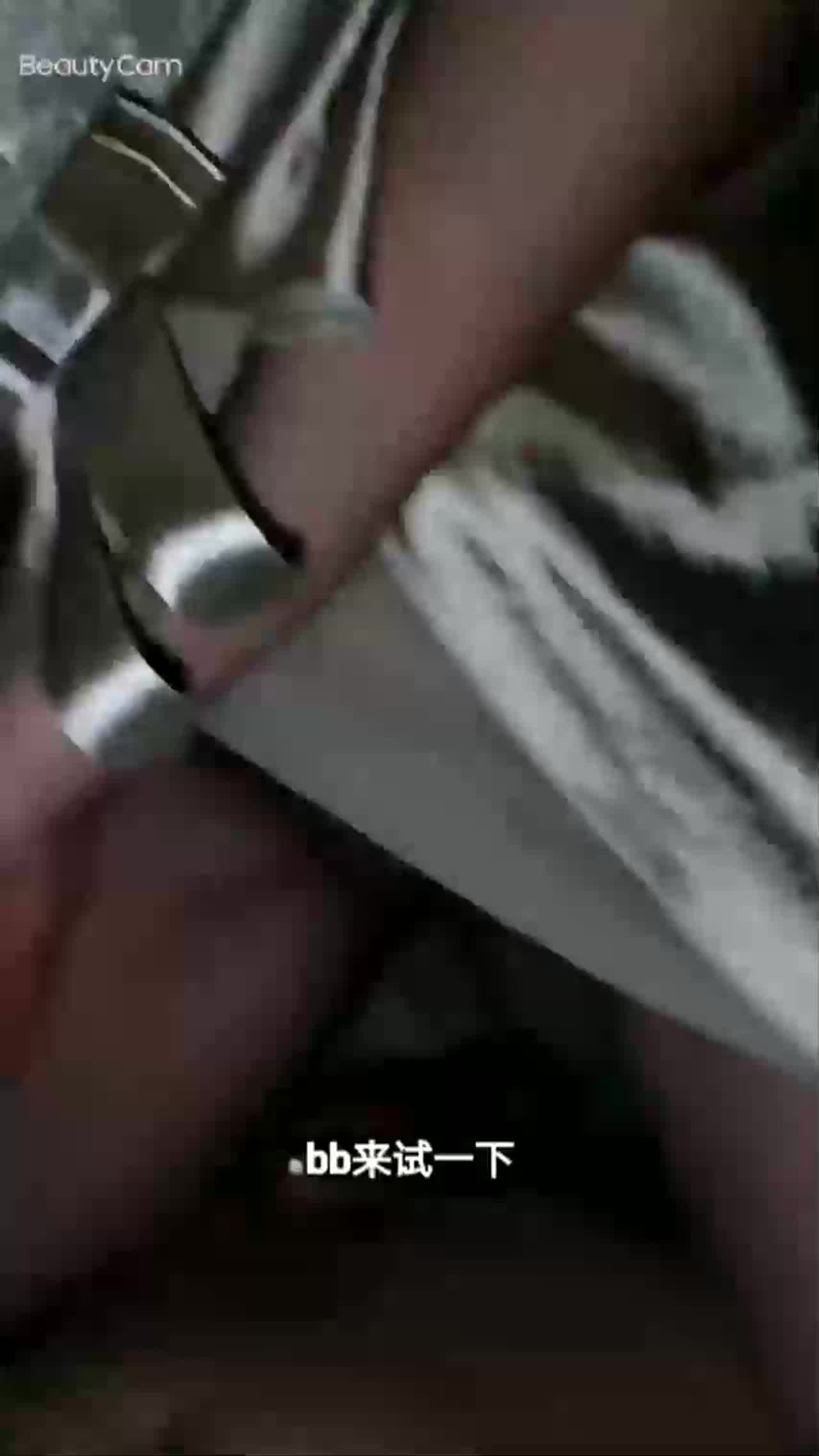  老公不在家好激动。少妇：他不在，干死我，你鸡巴好长啊，插进来肯定很舒服_男：你老公人呢。吹插真爽 的剧照10