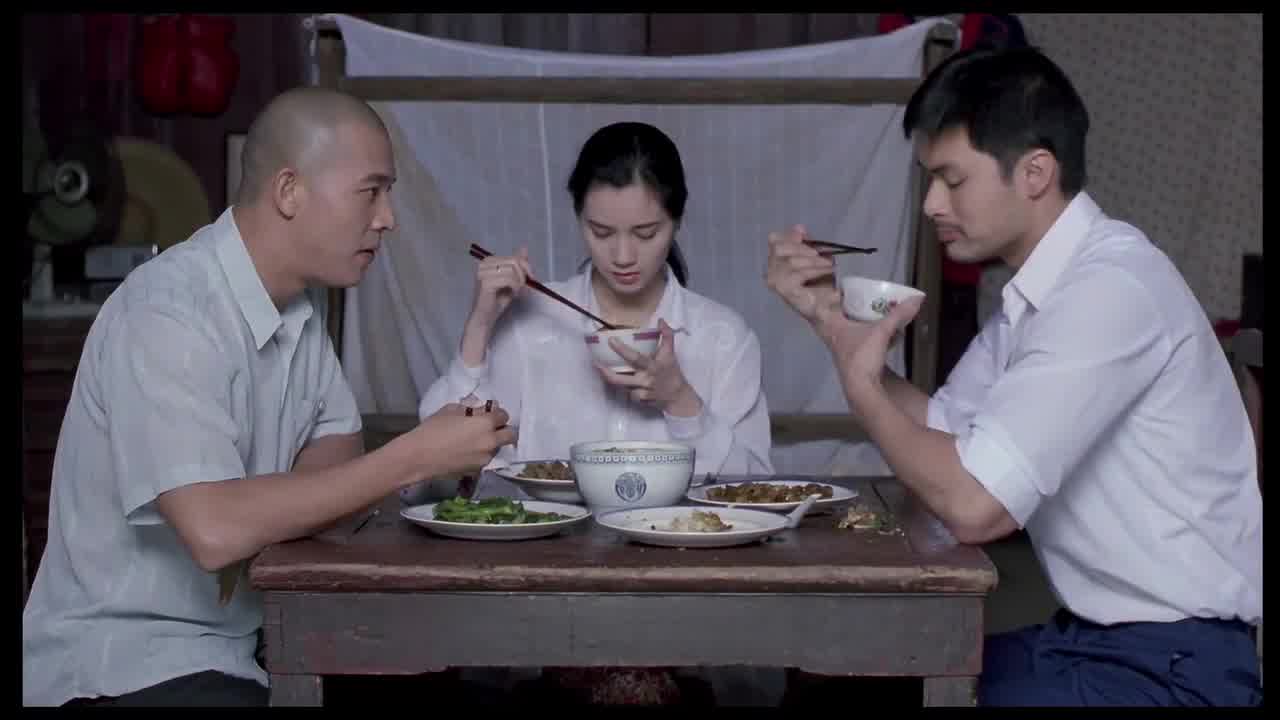  女神级清纯少妇郑艳丽惊艳片子《借种》AI修复 顶级尤物 的剧照1