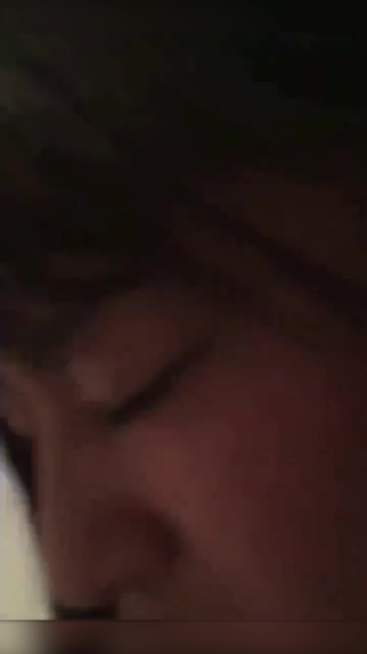  流出视频 大学生私下超淫荡光头和尚直送小穴 的剧照4