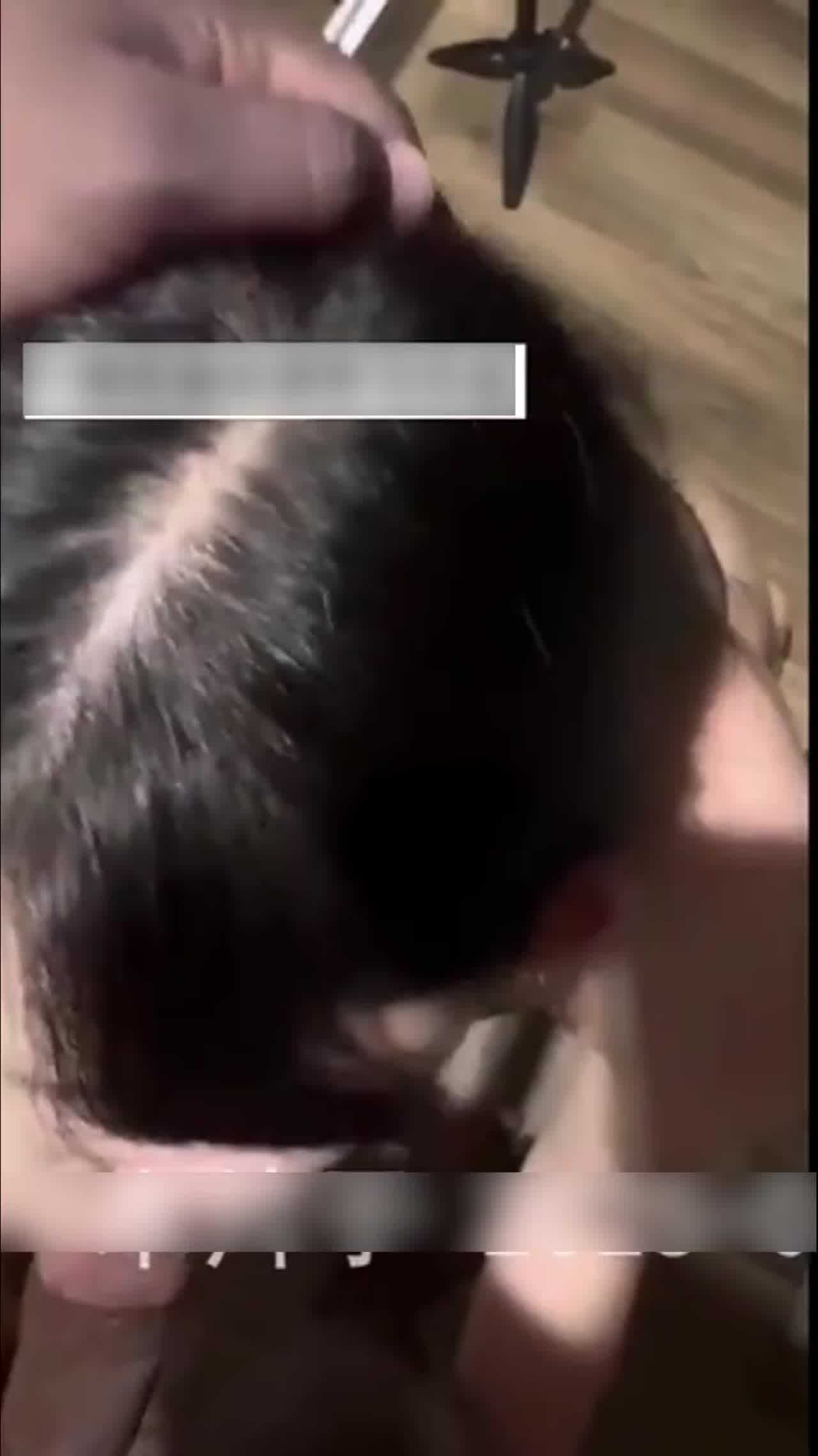  巨乳少妇第一次肉搏黑人被操翻了 的剧照1