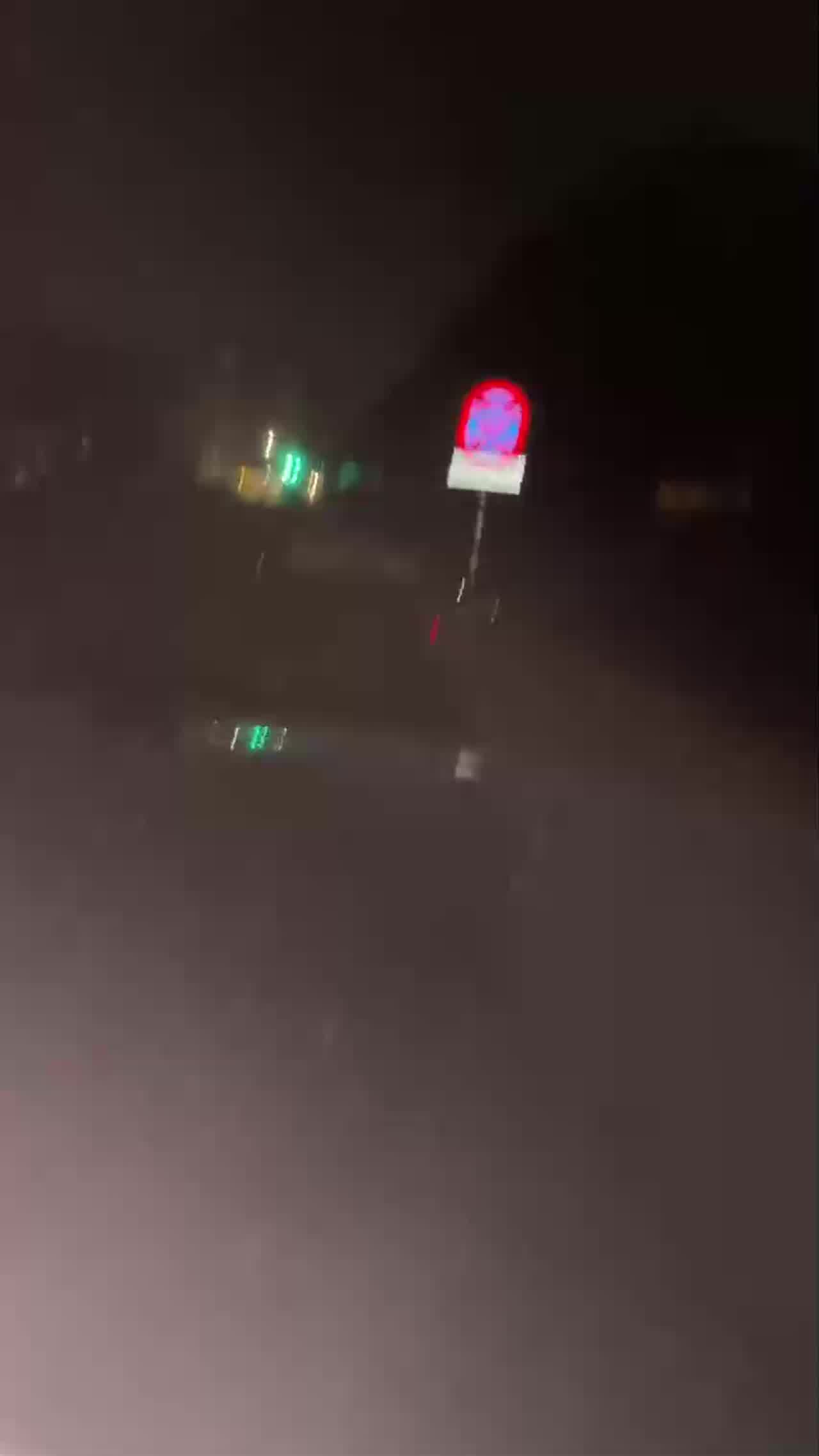  深夜户外车震 的剧照5