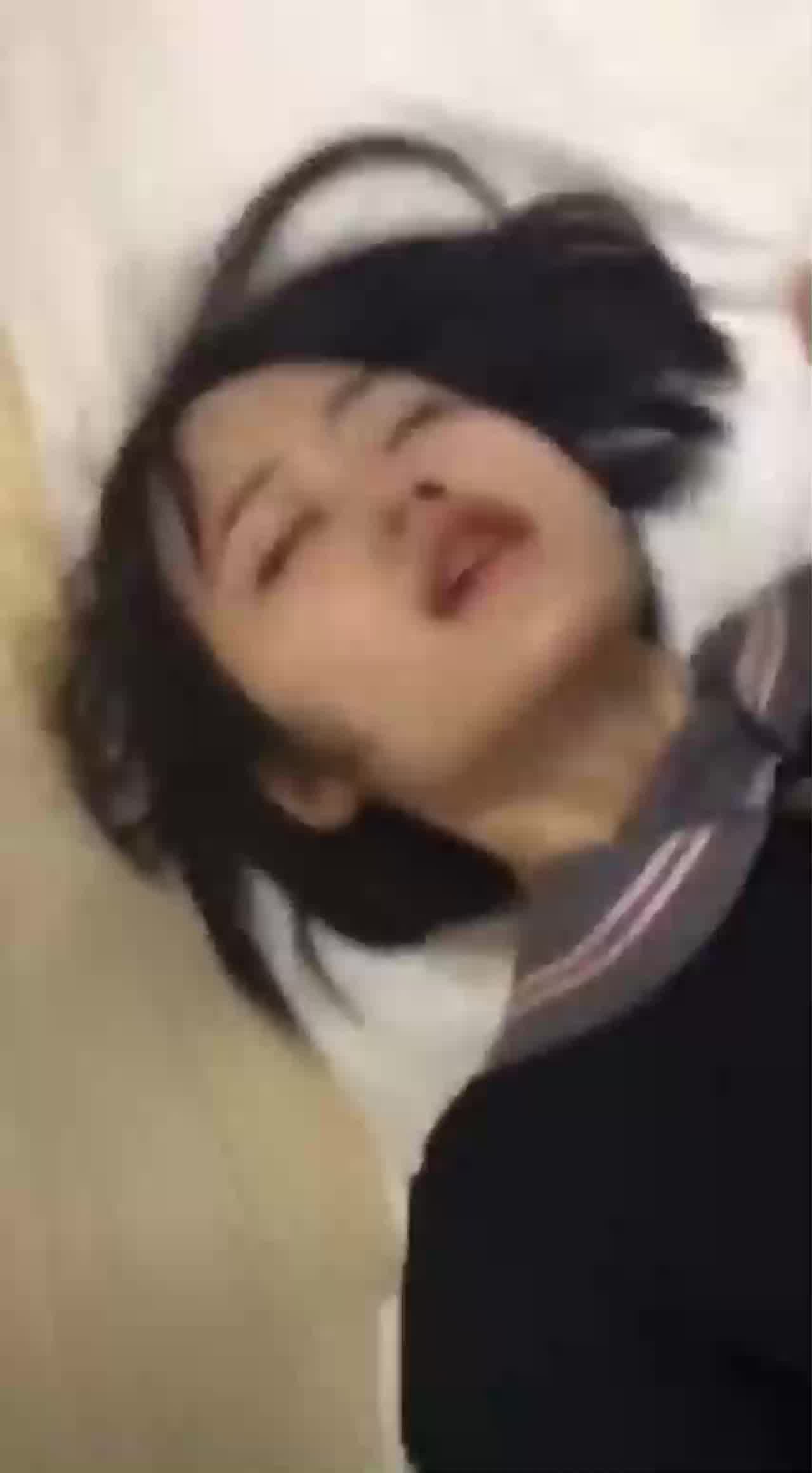  南京职中高中生第一次被干的逼都红了 的剧照9