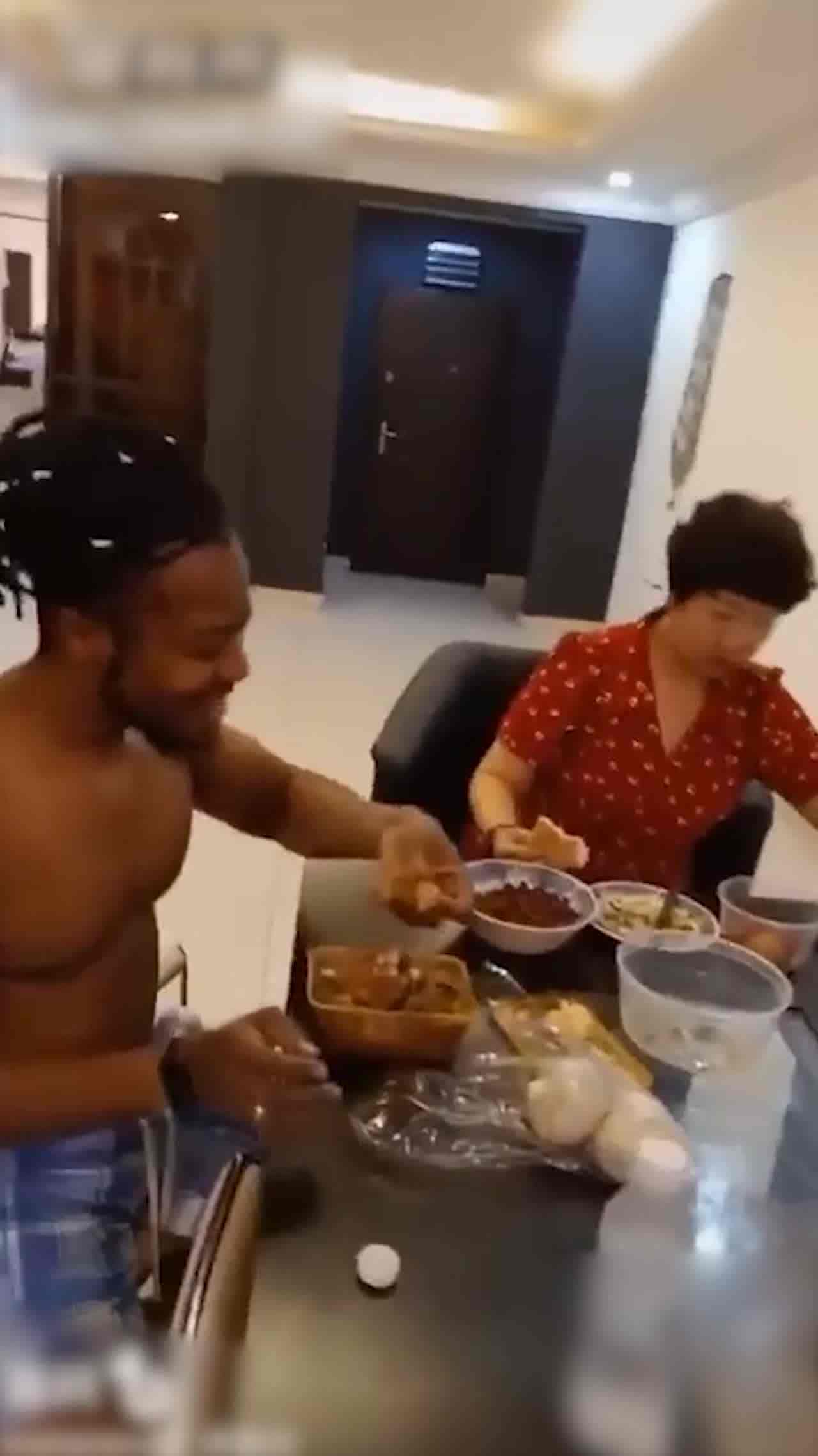  前山东大学校长 樊丽明 热衷引进非洲留学生 提出女伴制度 原来在非洲给黑人当过性奴 的剧照7