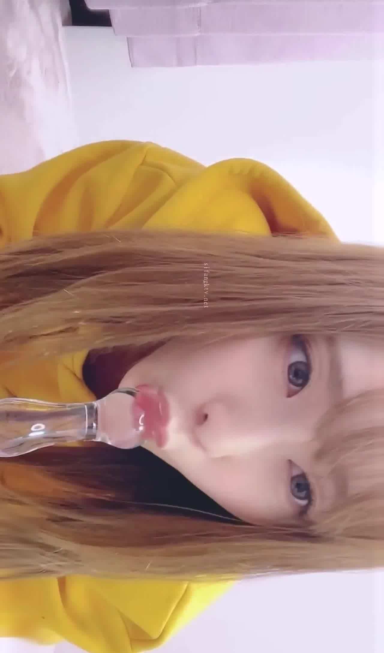  东京女子大学 日本知名网红UP博主 逢坂爱 高价土豪大尺度福利流出 黑色蕾丝内衣诱惑 的剧照4