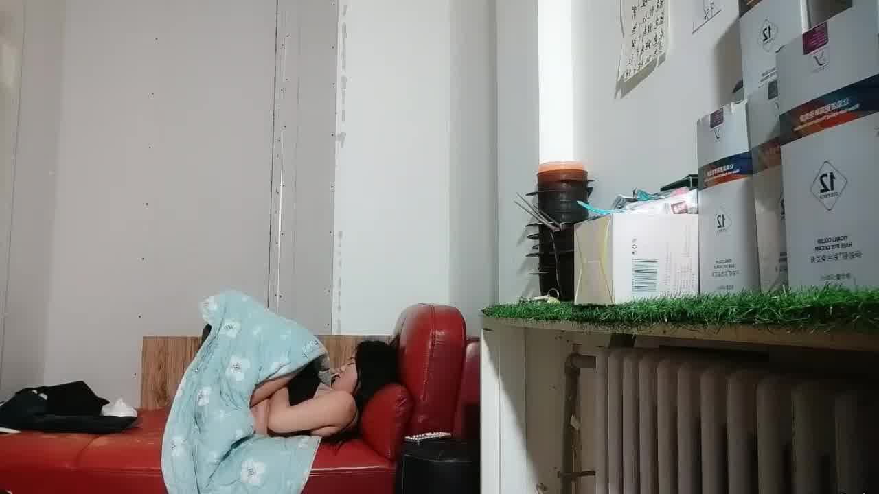  良家少妇刚开始不愿意，淫威性起成功拿下 的剧照7