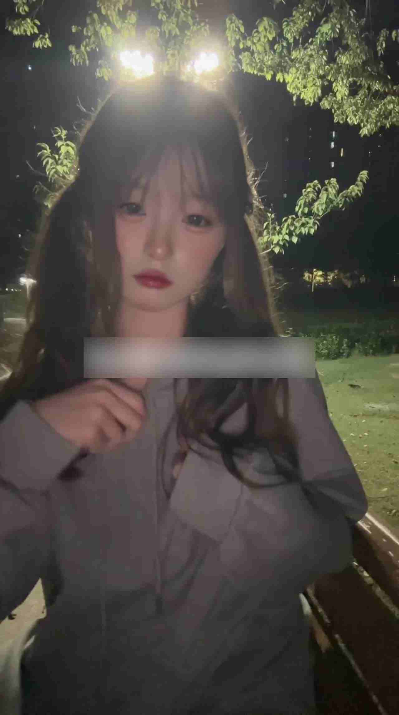  公园双马尾小母狗 的剧照7