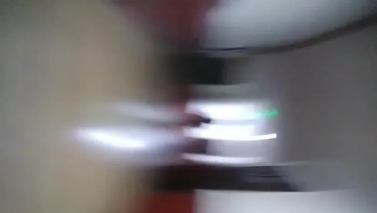  【路边按摩店】遇到风骚东北姐妹，老哥性起直接双飞，轮流爆操‘把精子射她逼里’艹死我俩。 的剧照5