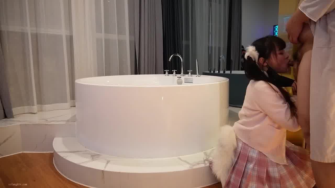  第一次卖的小萝丽吗？这么被动是装的吧！？ 明明就很双的死骚货 的剧照2