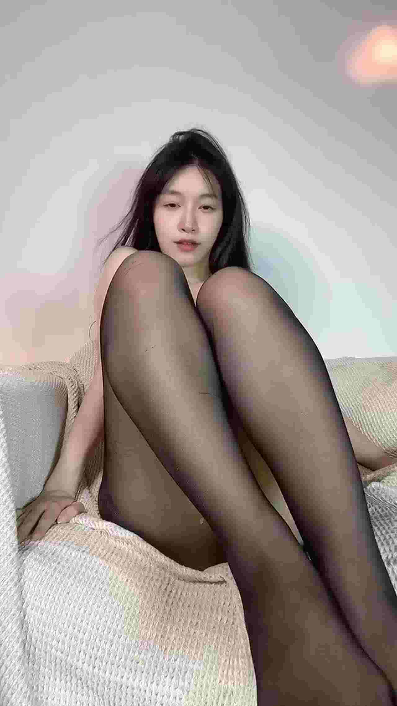  F奶大波妹苏畅私拍诱惑福利 的剧照6