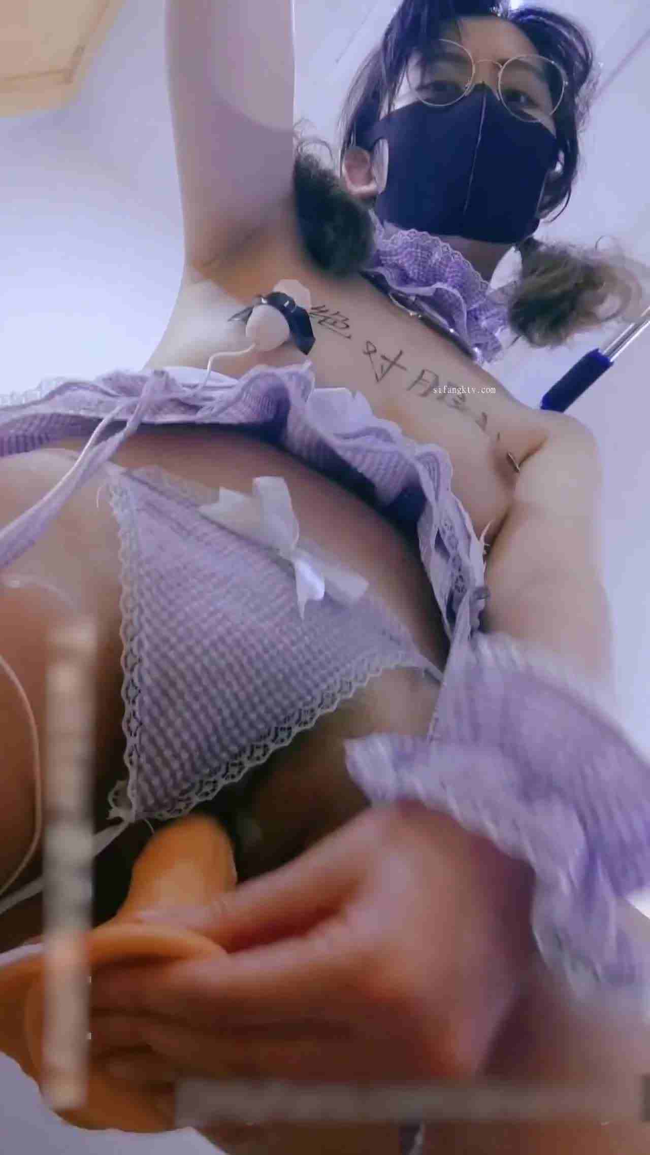  naimi奶咪 跳蛋假屌自慰 的剧照6