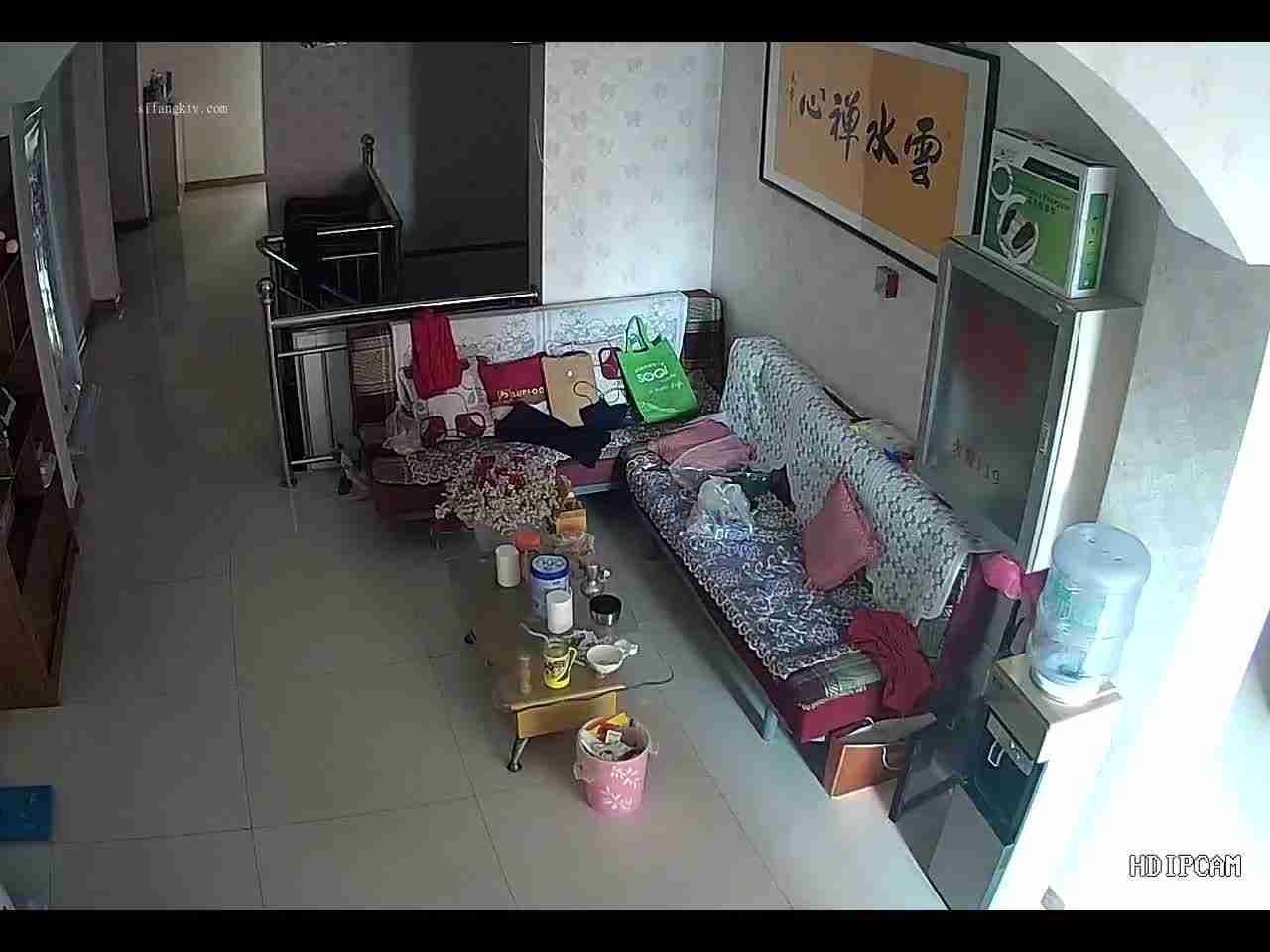  黑客监控破解_不知道这少妇用的是什么神器 的剧照7