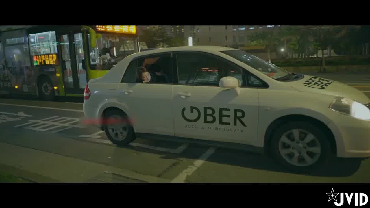  jvid 美乳女神肉包 性爱gber叫车性体验 的剧照3