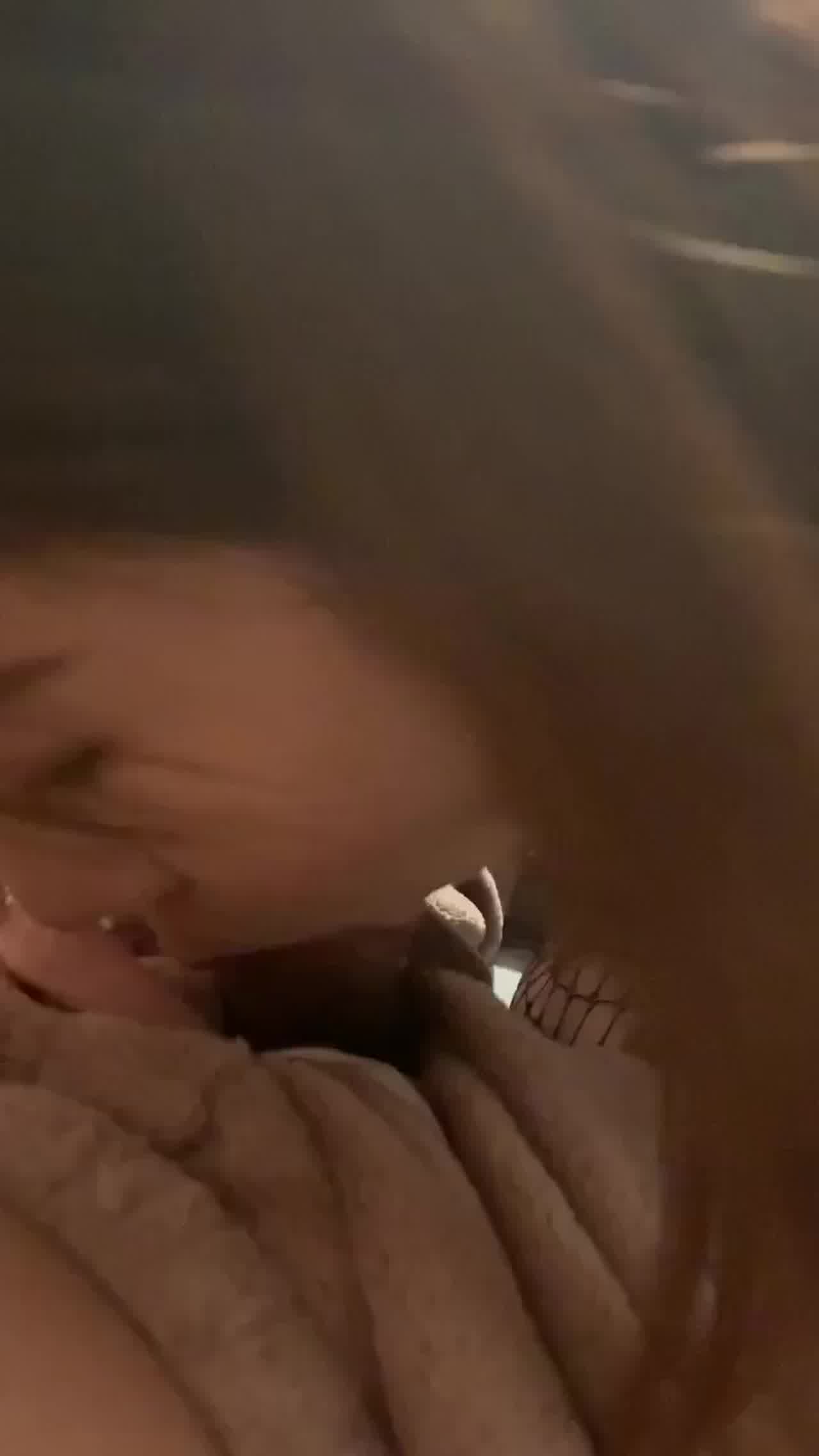  大奶少妇肉棒吃的停不下来 的剧照9