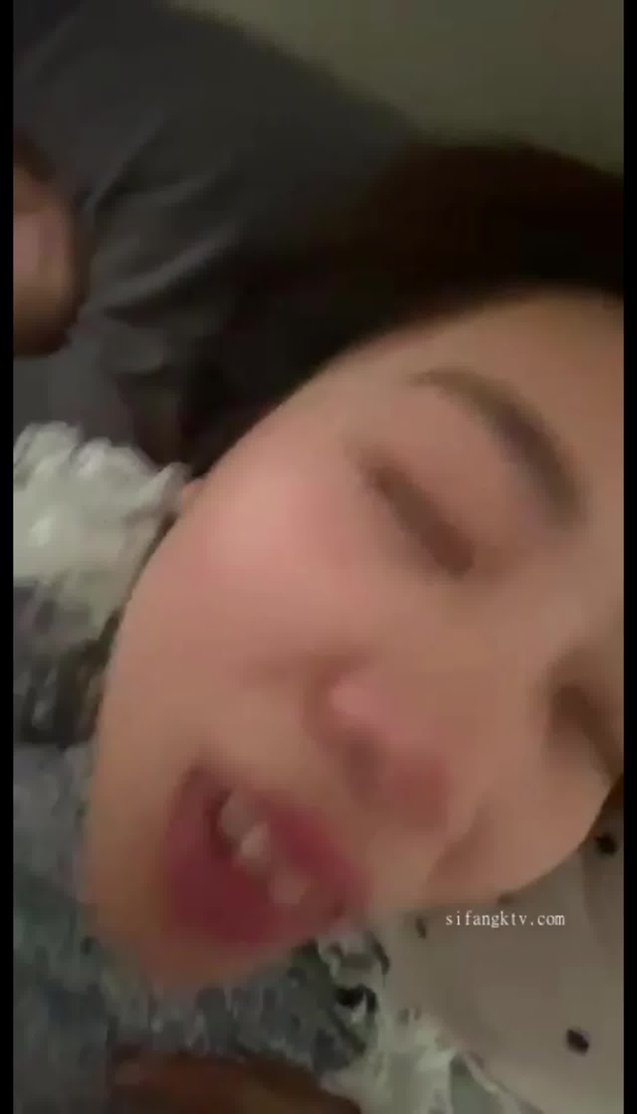  养眼小美女调教实录 的剧照6