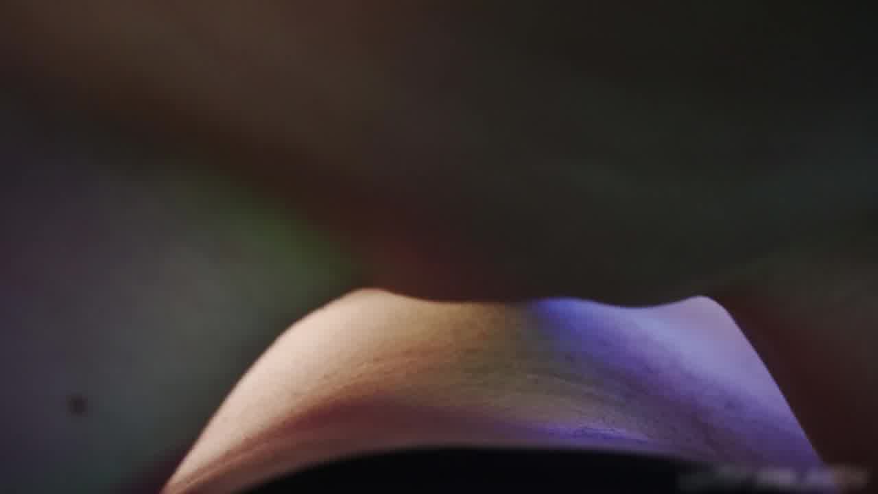  欧美女孩口交真骚 的剧照6