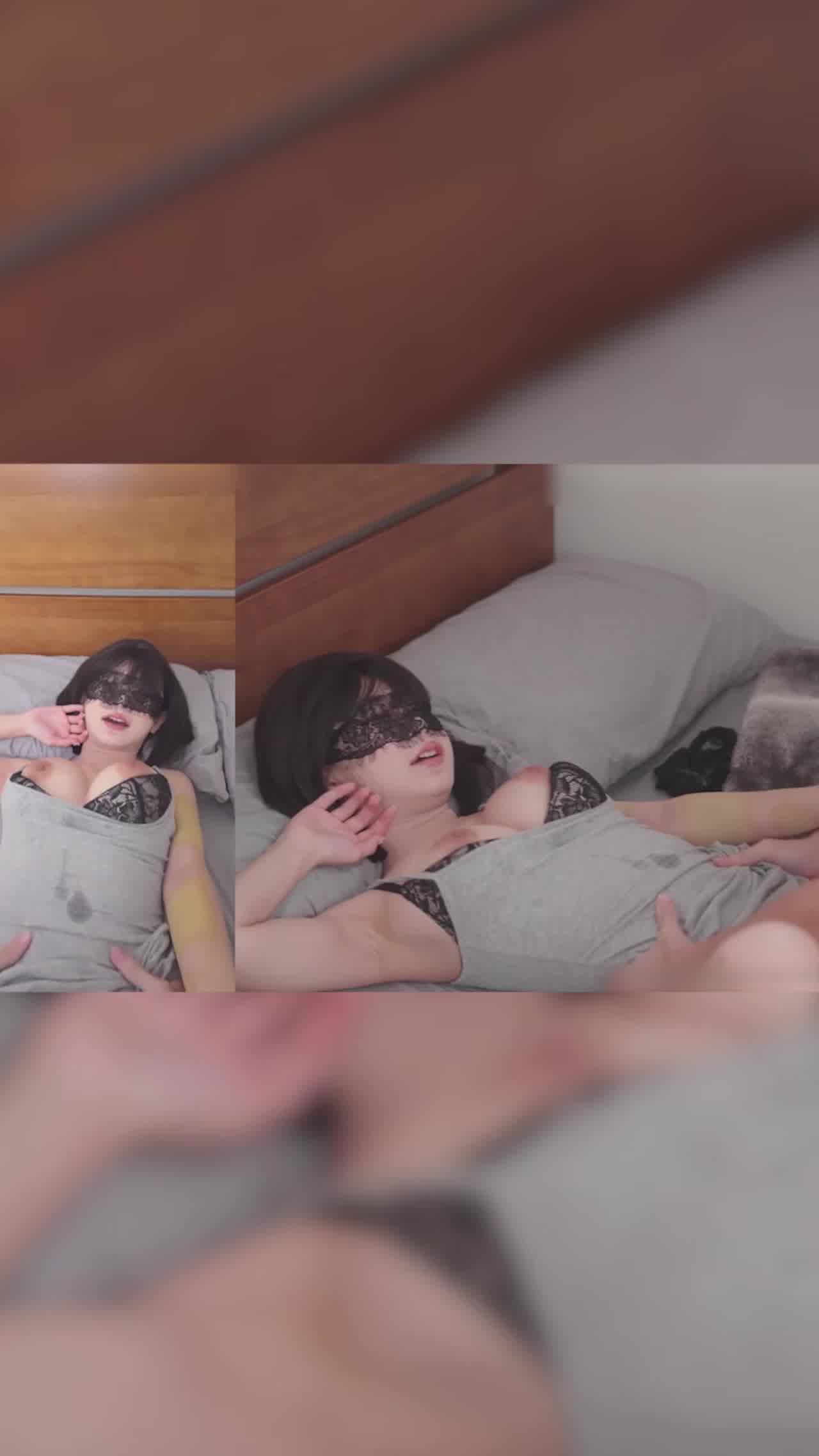  短发淫荡做爱 的剧照1