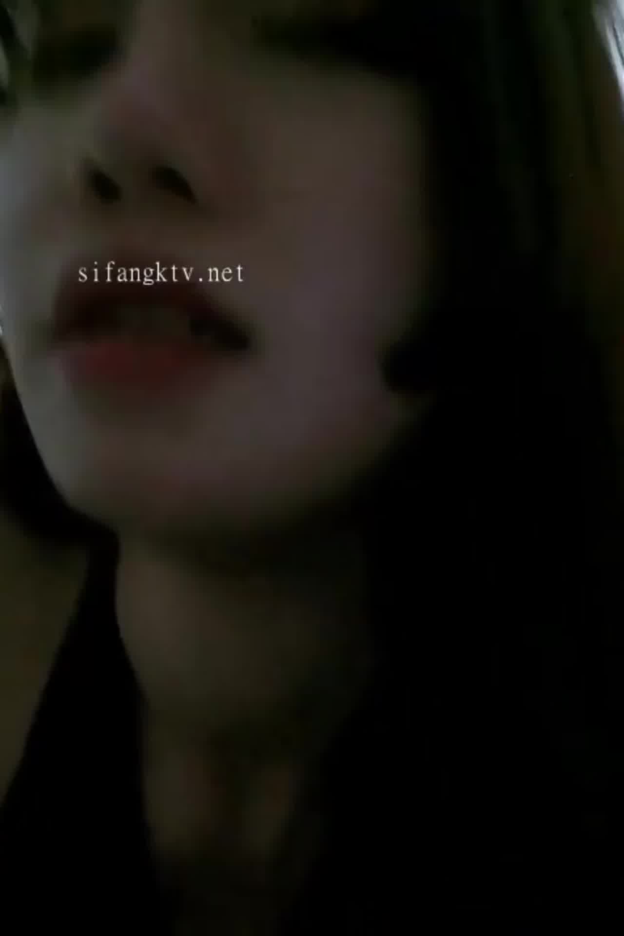  Onlyfans 跟着一元去健身 鸡巴硬起来 的剧照7