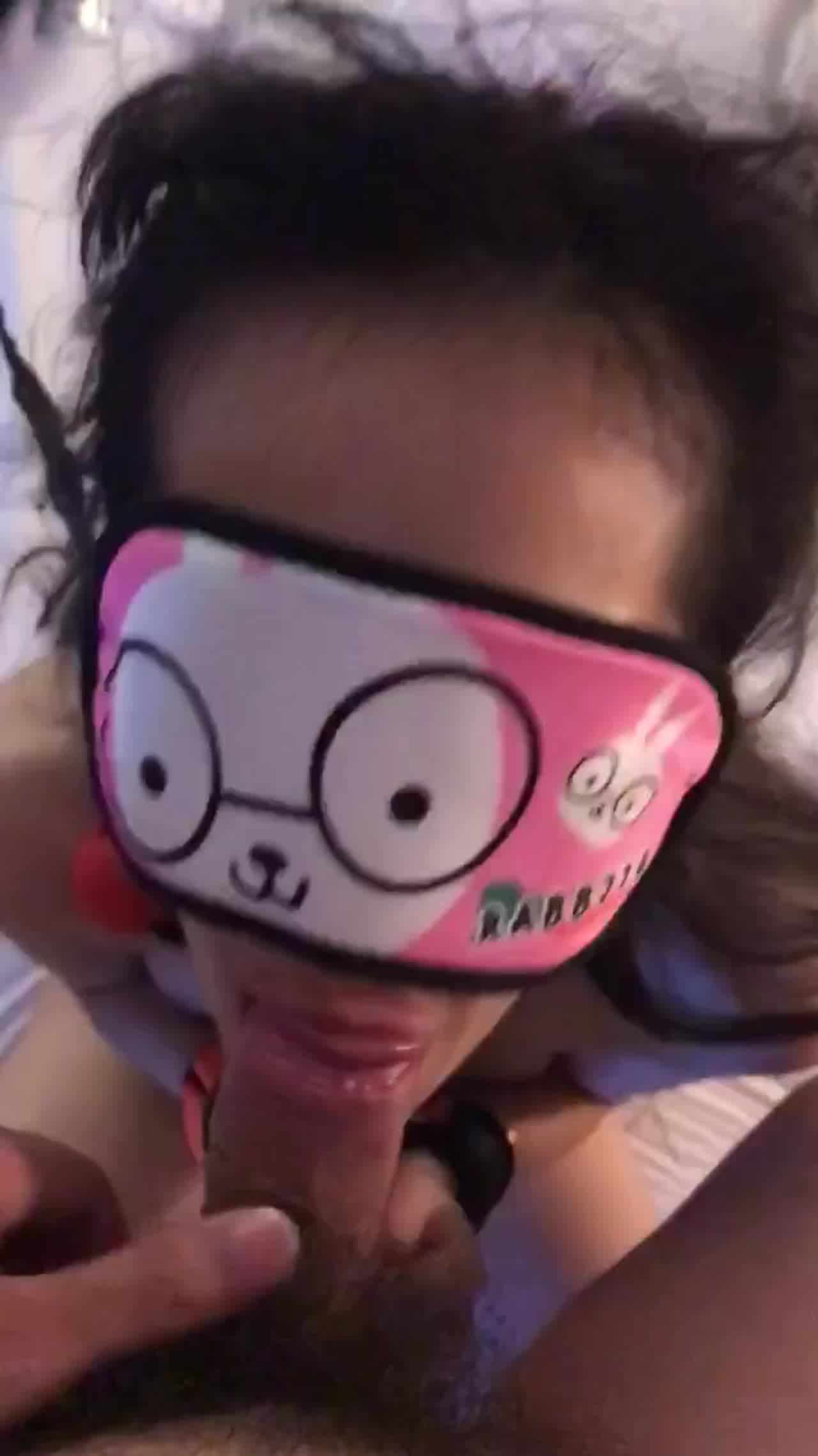  巨乳少妇女儿第一次给我口 的剧照8