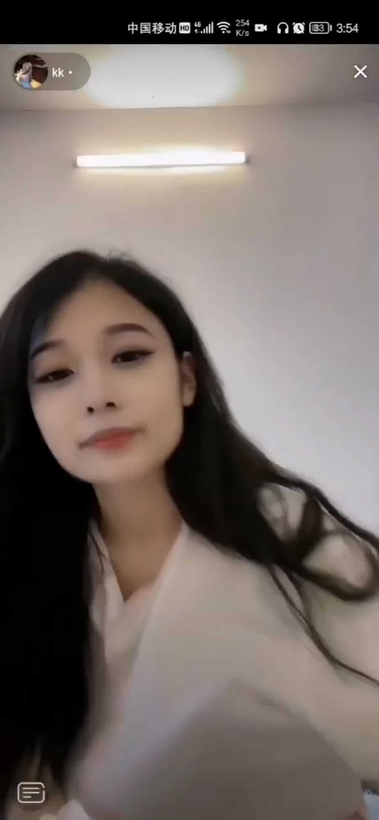  抖音快手走光系列-清新可爱型露乳头 的剧照1