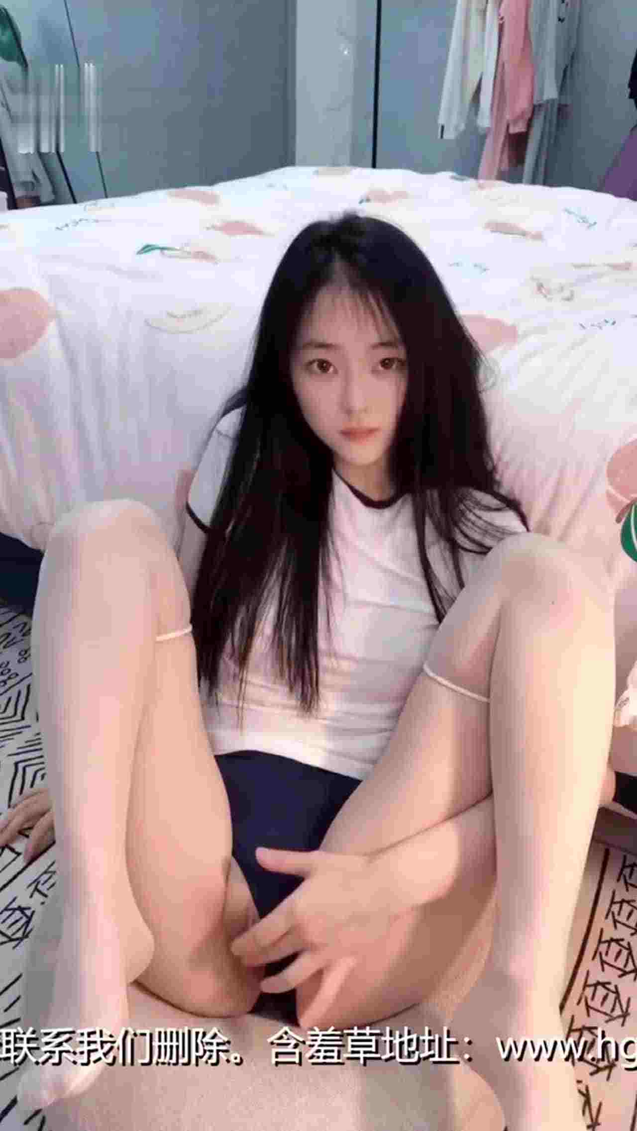  前方核能！芋喵喵超萌水手服 的剧照2