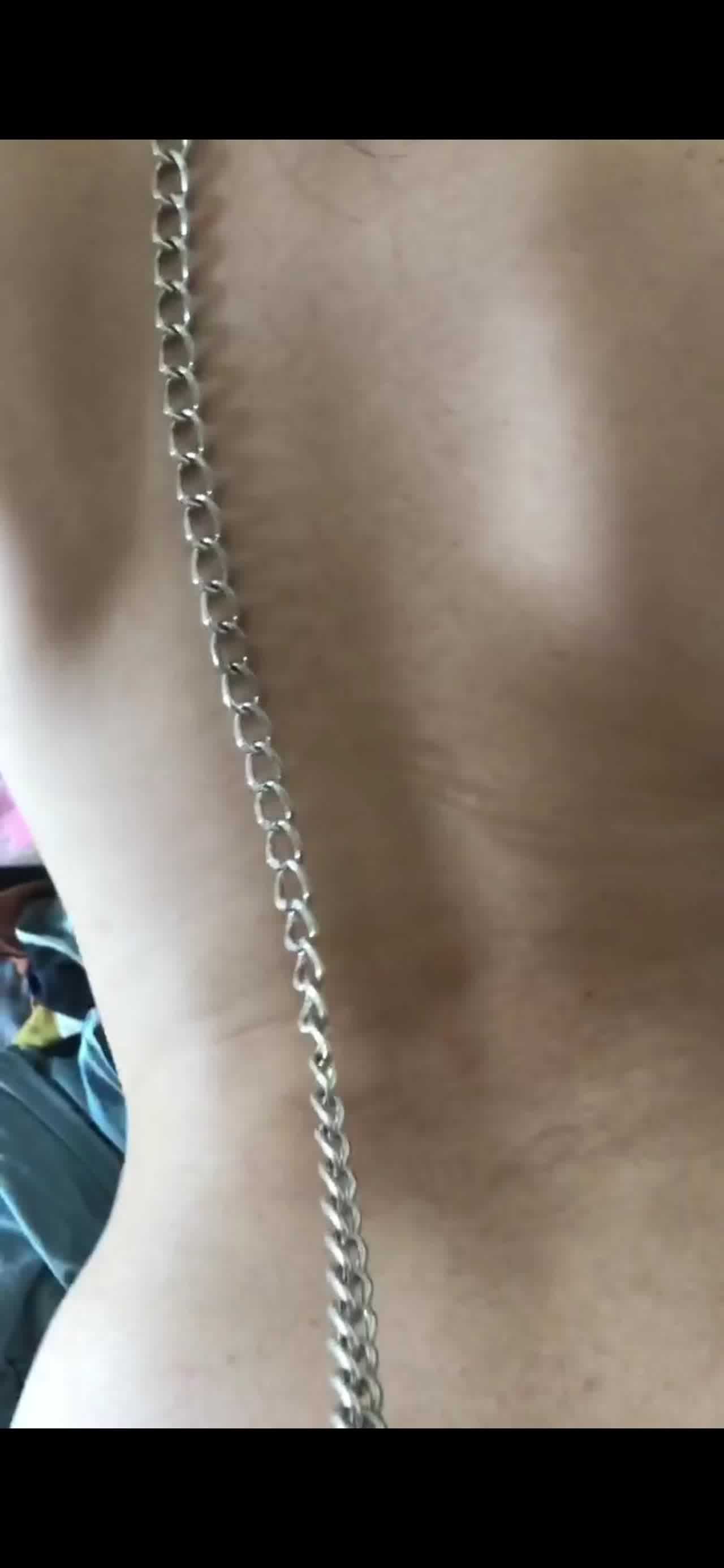  渣男分手后报复流出清纯眼镜学生妹不雅自拍~牵狗链后入道具紫薇口嗨淫态百出 的剧照2