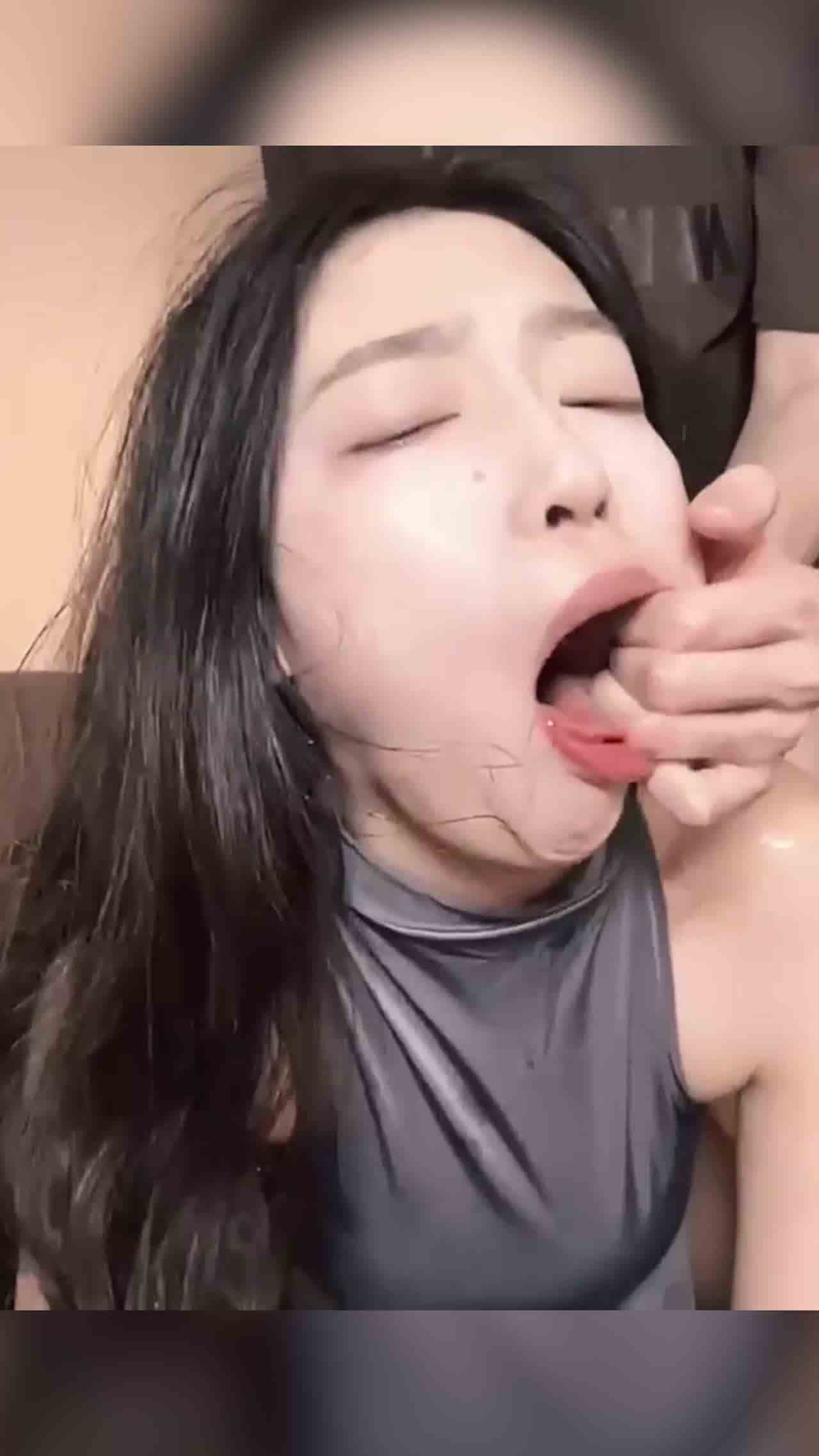  尝到性爱的高潮之处 的剧照10