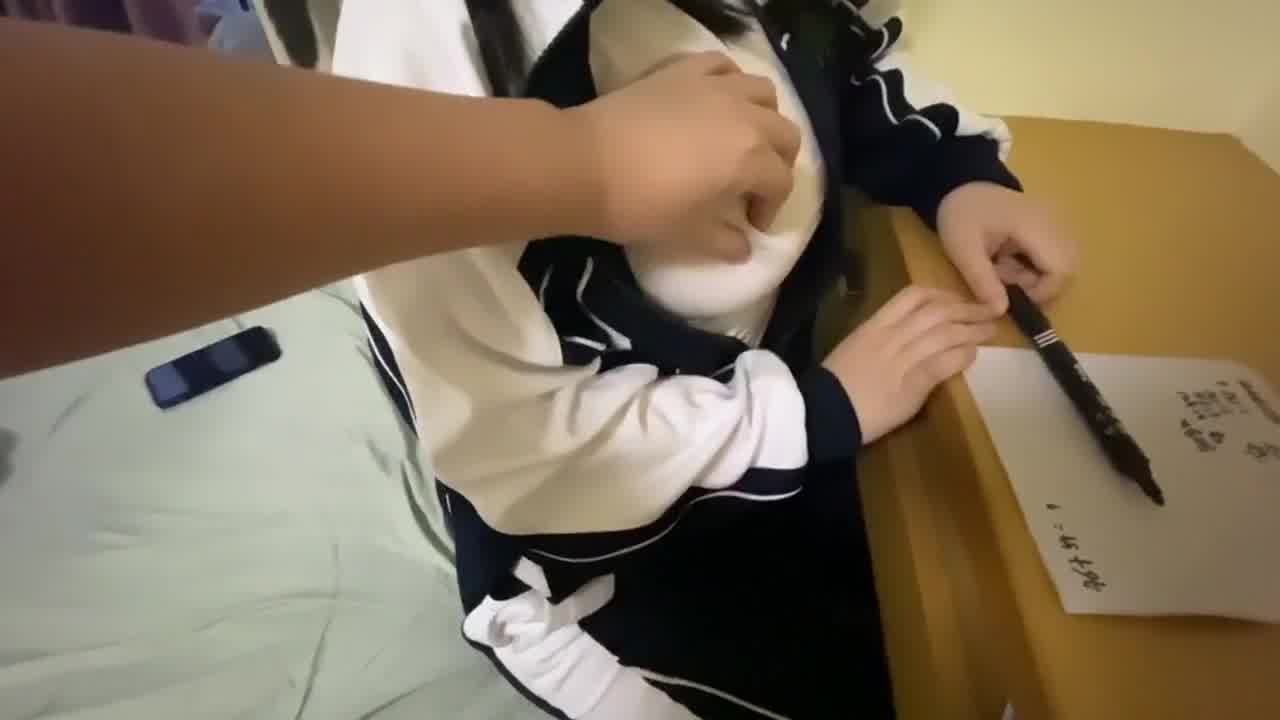  写作业的大胸妹妹 的剧照9