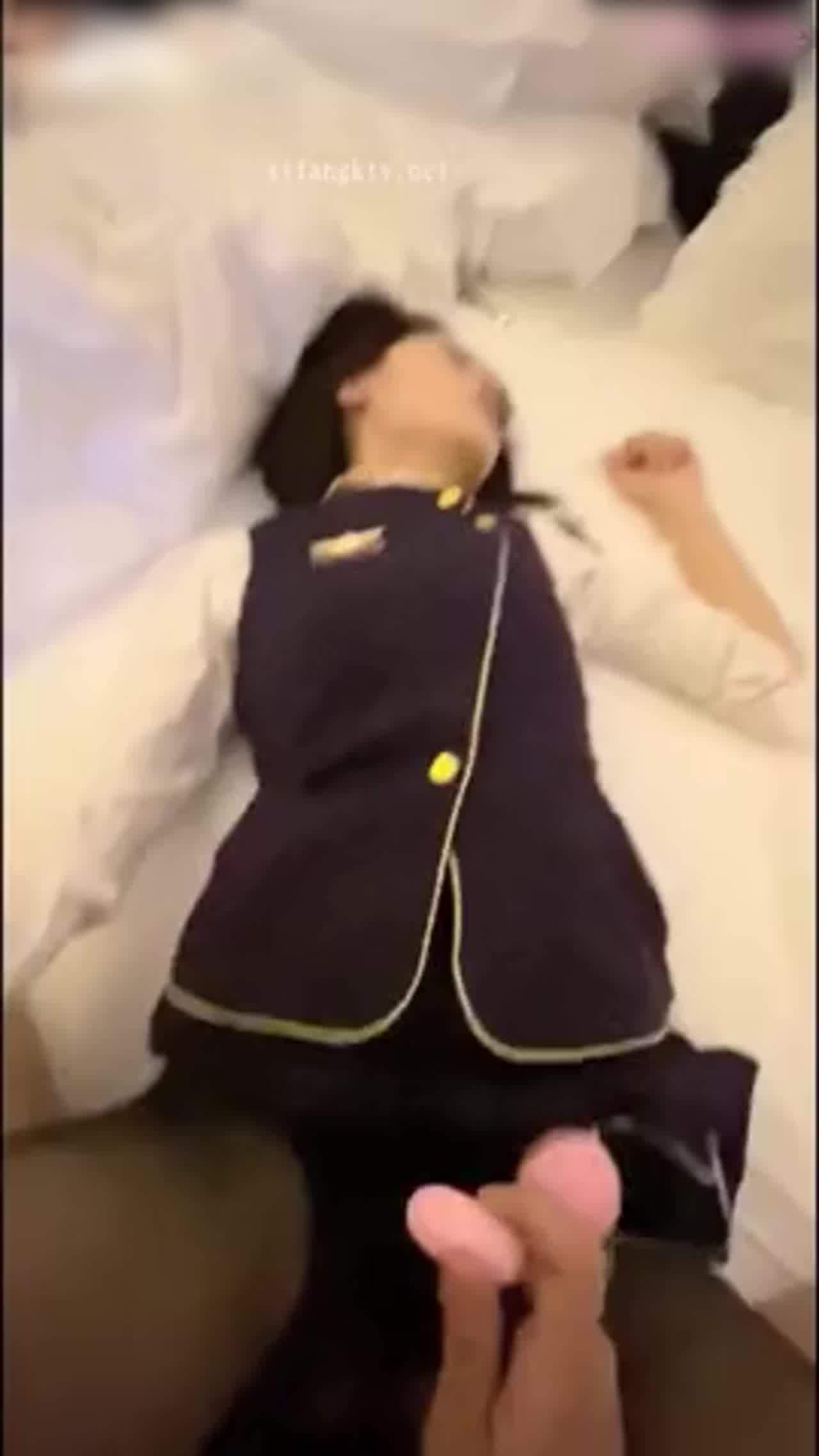  包养空姐正妹，被带劳力士的干爹无限制内射 的剧照3