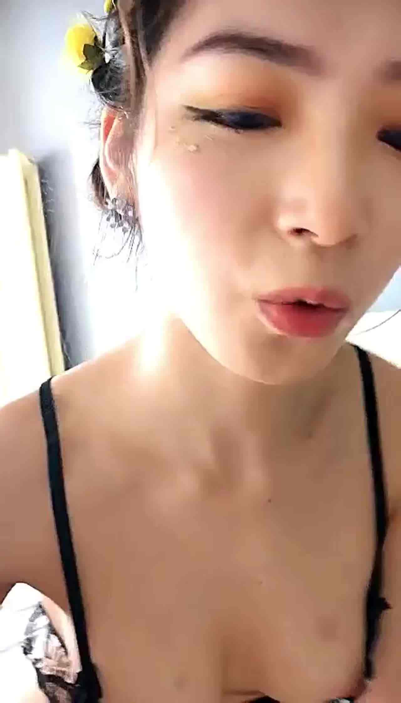  空气感美女少妇 白汁狂流 的剧照3